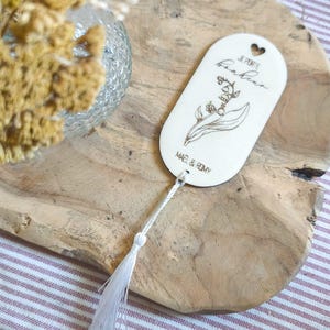 Personalized wooden bookmark May 1st – Engraved lily of the valley + first name – Lucky charm with pompom – Original Labor Day gift