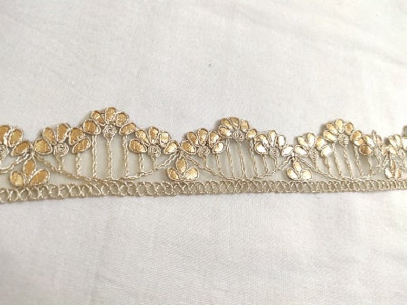 Golden Gota Cut Work Floral Design Laces 10 Yards