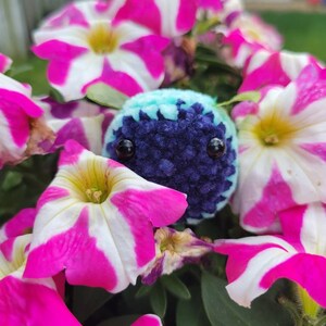 Blueberry Bee/Bumbleberries/Crochet/Amigurumi/Stress Relief