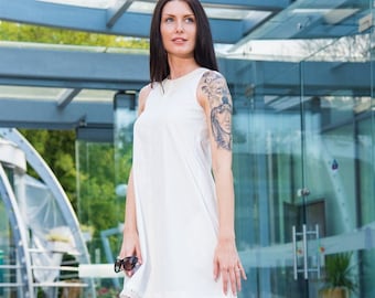Robe en coton blanche Robe courte Robe blanche Robe à épaules dénudées Robe décontractée Robe d'été Robe pour femme / Col brodé