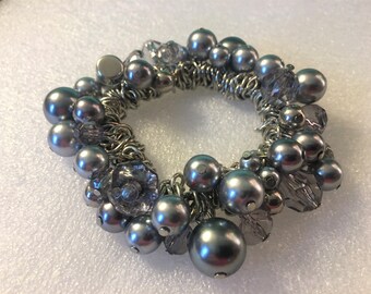 Spring-lock Clasp 9 Inches Charm Bracelet Charm Bracelet Handlinked Silvertone Bell Clusters
