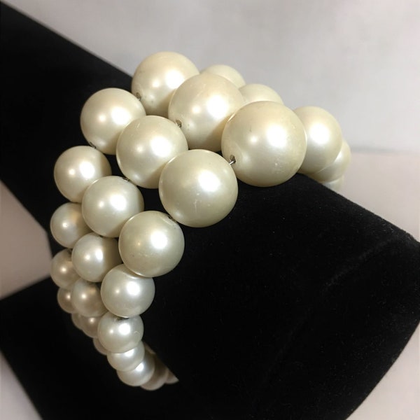 Vintage White Graduating Pearl Bead Cuff; Vintage Bead Wrap Cuff; Expanding Cuff; Vintage Cuff Bracelet; Vintage Pearl Bracelet