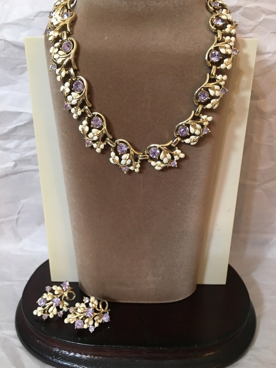 Vintage signed Coro choker with white thermoplastic squares set in goldtone metal.