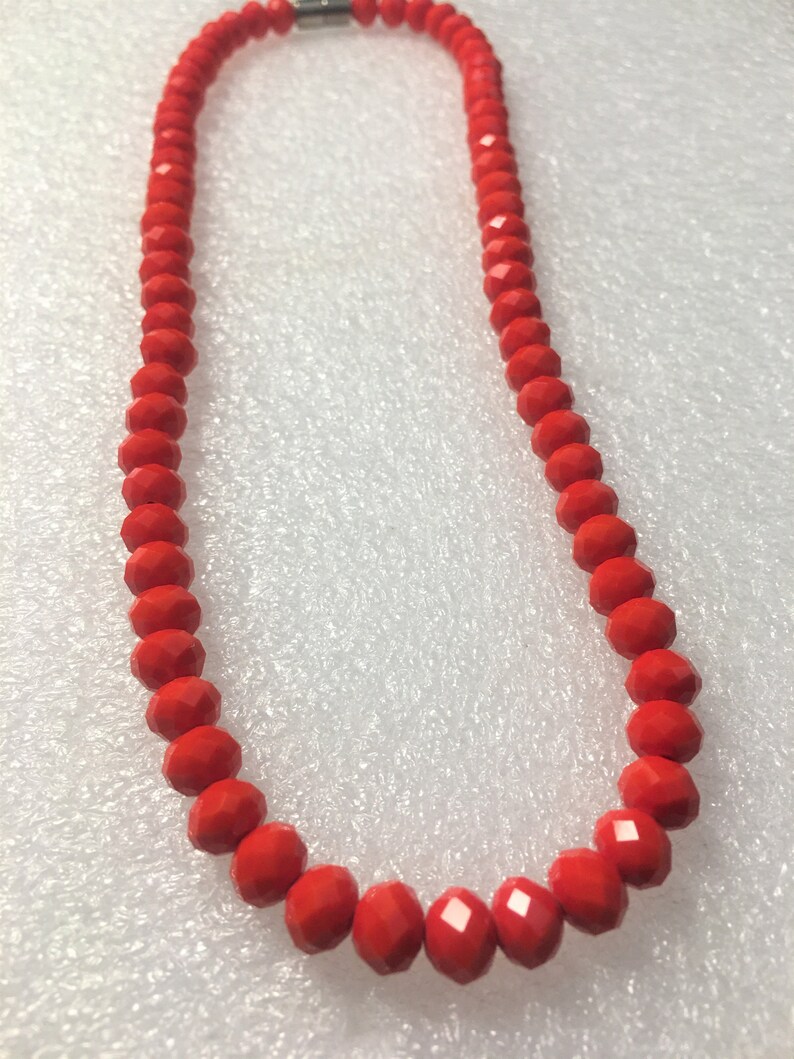 Rondell Faceted Red Glass Bead Necklace Choker W Magnetic Clasp 16 Red Bead Necklace Red Diamond Cut Bead Choker Red Necklace