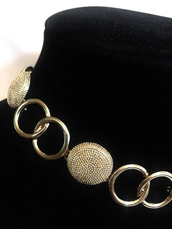 Vintage CROWN TRIFARI Gold Tone Textured Circles … - image 4