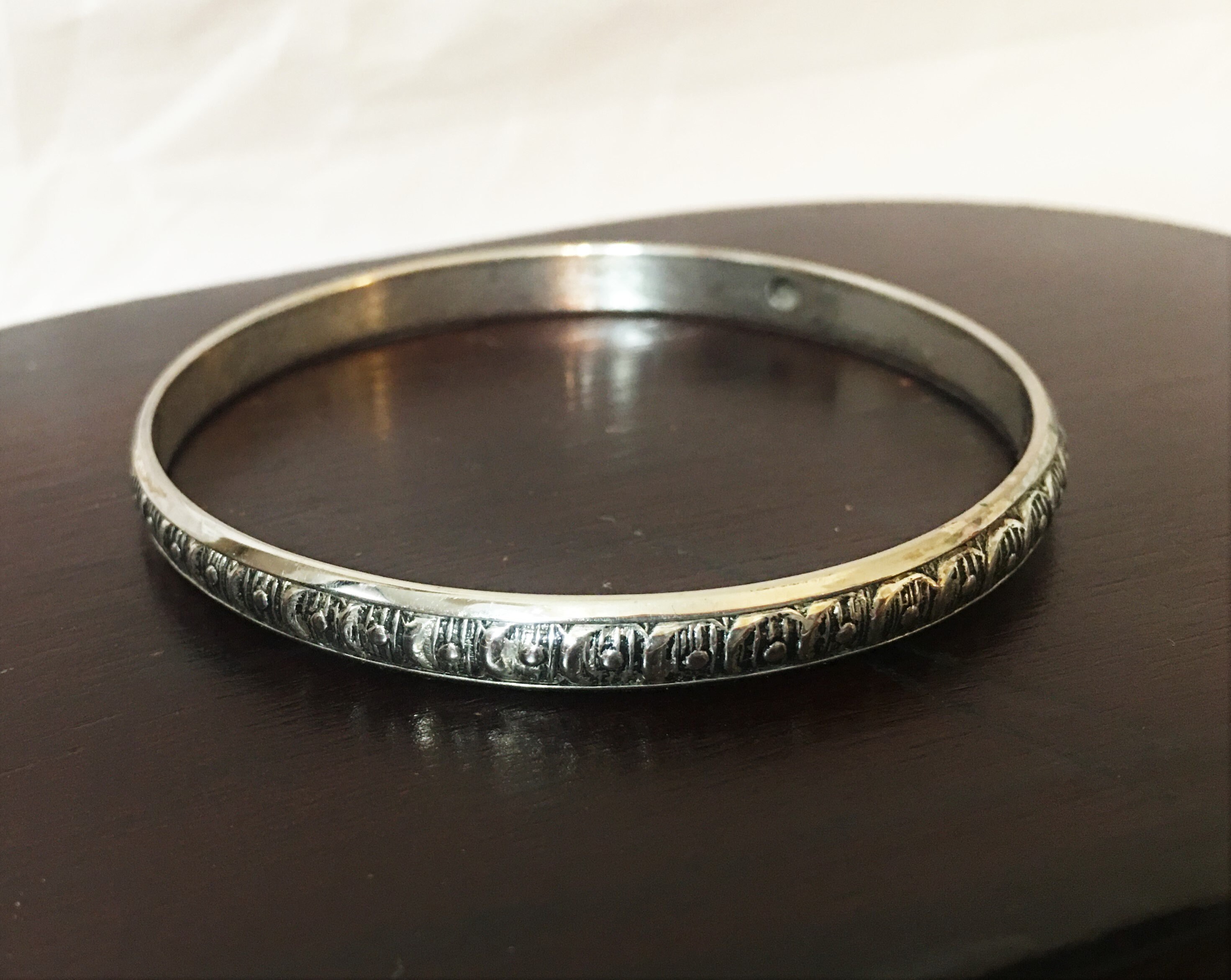 Vintage Silver Tone Thin Crimped Edge Bangle Bracelet