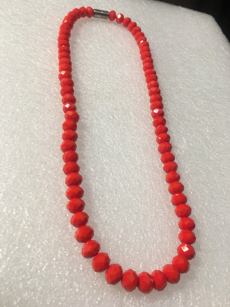 Rondell Faceted Red Glass Bead Necklace Choker W Magnetic Clasp 16 Red Bead Necklace Red Diamond Cut Bead Choker Red Necklace