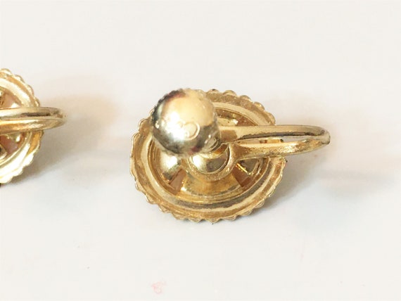 Vintage Gold Tone Carved Cameo Screw Back Earring… - image 3