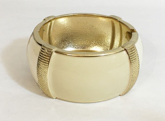 Wide 14K White Gold Round and Baguette Diamond Bangle Bracelet  Diamond   Design