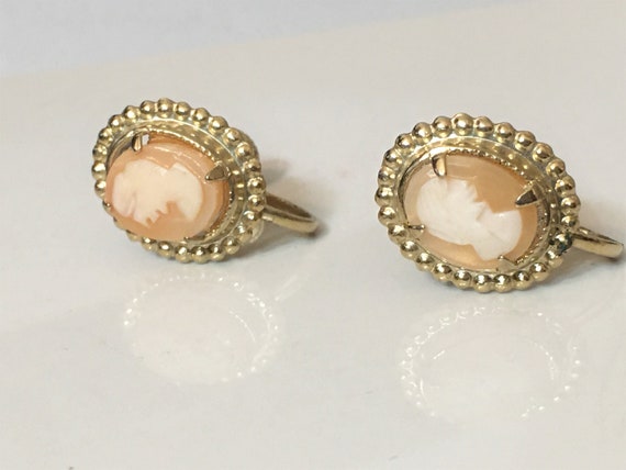 Vintage Gold Tone Carved Cameo Screw Back Earring… - image 5