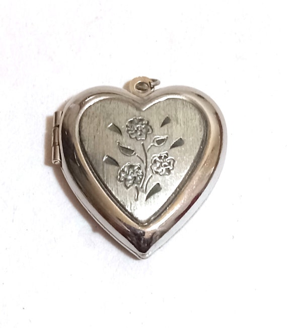 Vintage Silver Floral Etched Picture Locket; Vinta