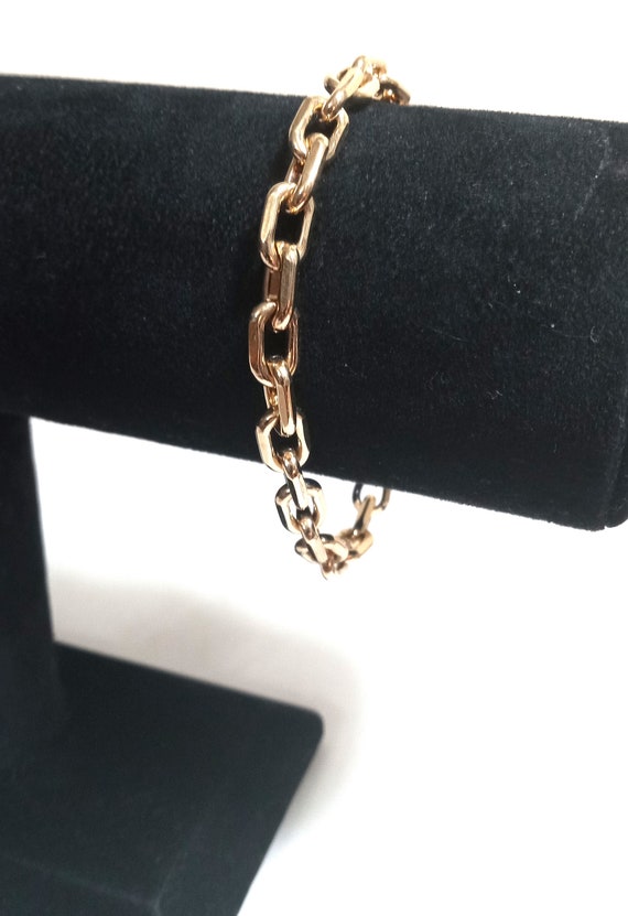 Gold Tone Elongated Link Chain Bracelet; Modern Go