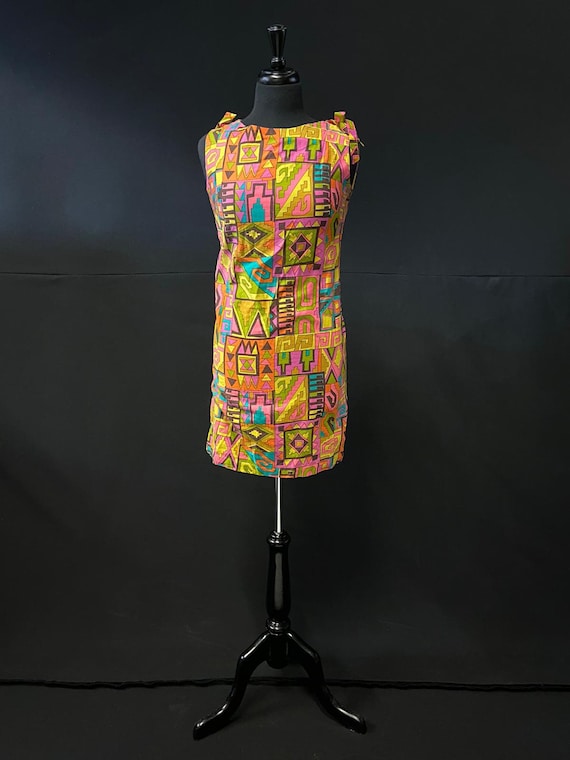 1960's Pop Art / Aztec printed Dress