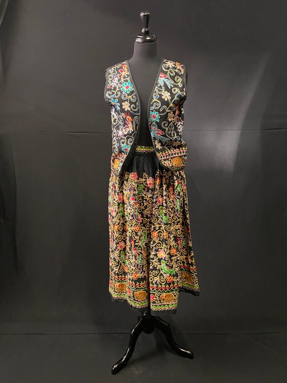 Unique 1960's Embroiders Suit - Skirt / Waistcoat