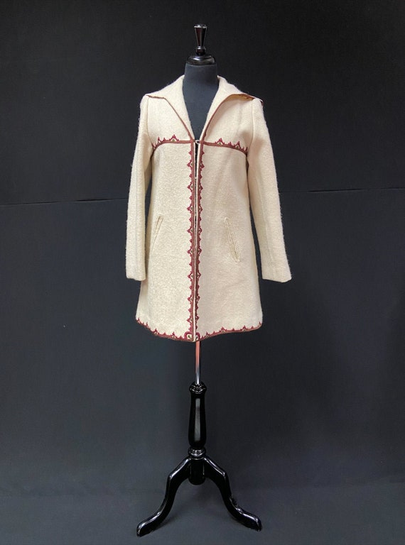 Vintage 1940's Folk Style Cream Wool Hooded Coat T