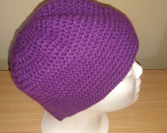 Bonnet en crochet violet pour femme