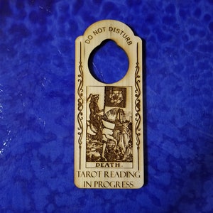 "Todeskarte ""Bitte nicht stören"" Tarot-Lesung läuft"