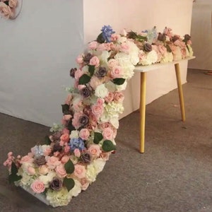 Reception Table Runner Wedding Road Cited Flower White Silk Rose Flower Row Wedding Aisle Flower Garland Party Stage Backdrop Baby Shower