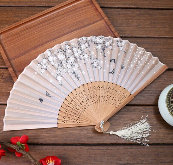 Handfächer Aus Bambus Mit Schmetterlingsdruck – Elegant, Faltbar, Perfekt Für Hochzeit, Party & Sommer