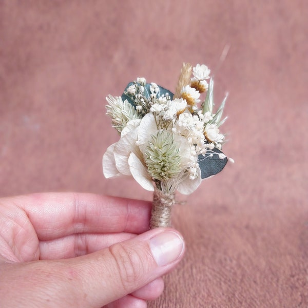 Boutonnière verte pour mariage fleurs séchées