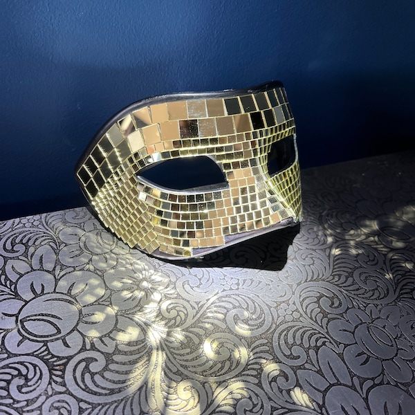 Gold Masquerade Mirror Eye-Mask. Disco ball costume