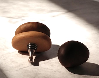 PEBBLE WINE STOPPER Handmade Wood Bottle Stopper, Novelty, Modern, Kitchenware, Unique, Wine Gift, Decor, Beech, Walnut