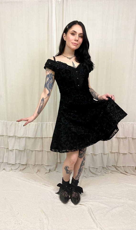 slim fit dress slacks ELENI VELVET SEQUIN MINI DRESS - BLACK – CHIC LE FRIQUE main image 0