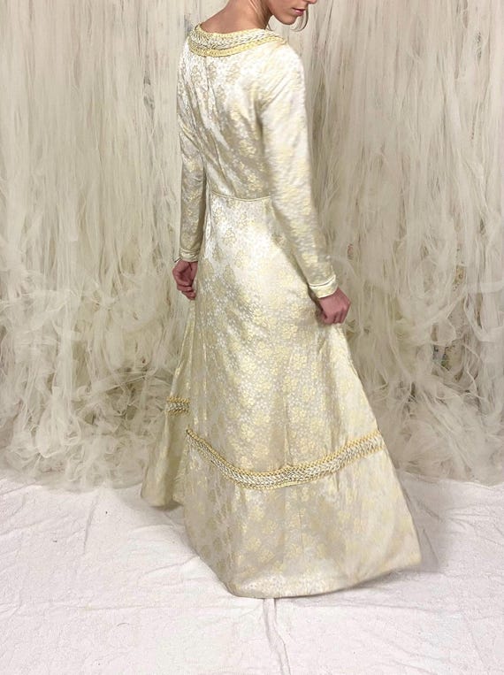 cream and gold dress for wedding Gold Wedding Gowns: 18 Gowns + Faqs