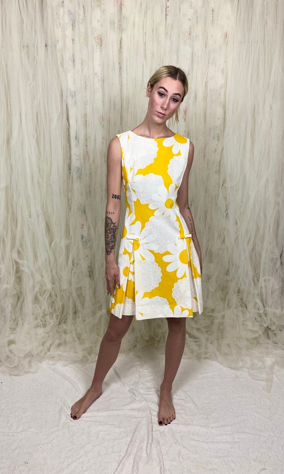 Vintage 70’s Yellow & White Hawaiian Mini Dress