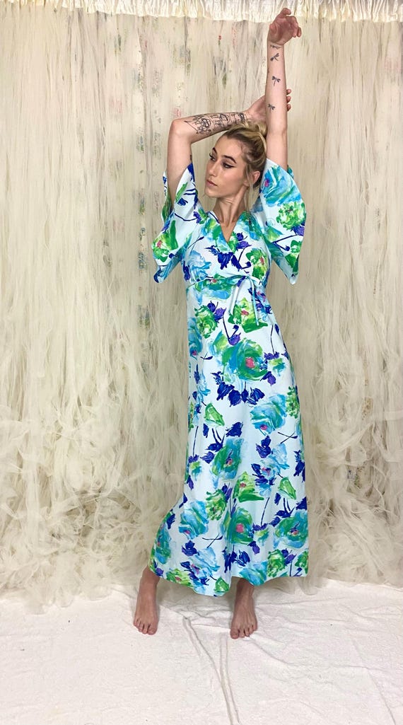 chinese dress ladies Must Be Love Floral Maxi Dress