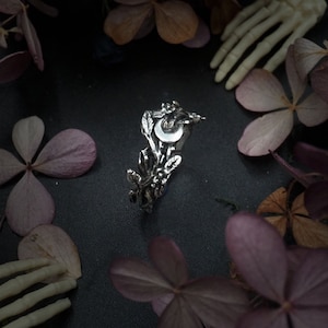 Woodland Crown ring, Sterling silver Crescent Moon with leaves, twigs and flowers. Thorn botanical branch band, dark artistic gothic jewelry