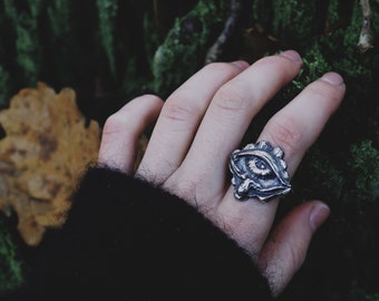 Crying Eye ring sterling silver, victorian style lovers eye jewelry. Gothic witchy aesthetic. Anatomy tears mourning ring, dark alternative
