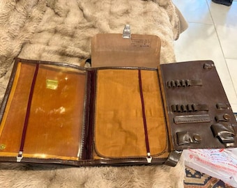 Bolsa de campo militar vintage em couro para oficial