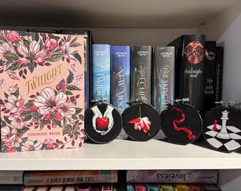 Twilight Book Covers: Embroidery Hoop Art