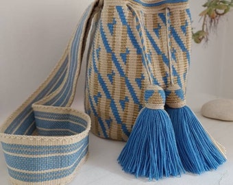 Wayùu single yarn mochila bag, medium large size, traditional design made in silky gold, blue and beige yarn. premium quality