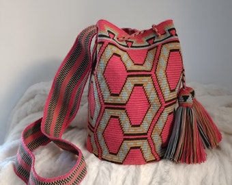 Mochila Wayuu bag in a single thread, Traditional Wayuu Design made in brown, gray and camel on a coral background. Premium Quality