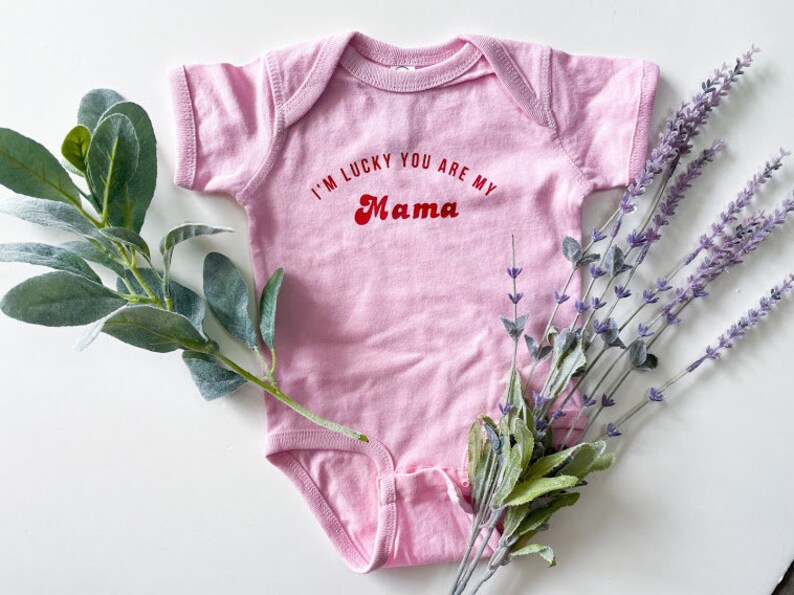 Gift for Girl Mom, Lucky you are my Mama baby onesie\u00ae-Boho chic Baby Gift-Mom daughter outfit,Retro Mama Shirt Matching Set