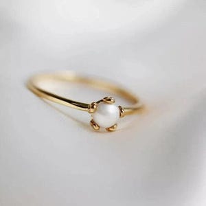 18k Pearl Ring,Yellow Gold Diamond Pearl Ring,Dainty Freshwater Pearl Ring,Natural Pearl Ring,June birthstone Ring,Personalized gift for her