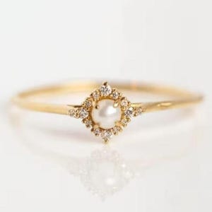 Vintage Pearl and Diamond Ring, 14K Gold Dainty Pearl Ring, Minimalist Pearl Ring, Pearl Engagement Ring, June Birthstone Ring, Gift for Her