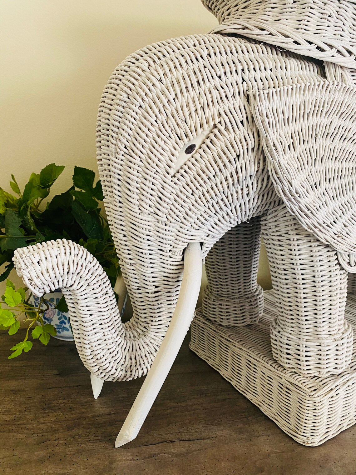 Vintage White Wicker Elephant Plant Stand//End Table//Wicker Etsy