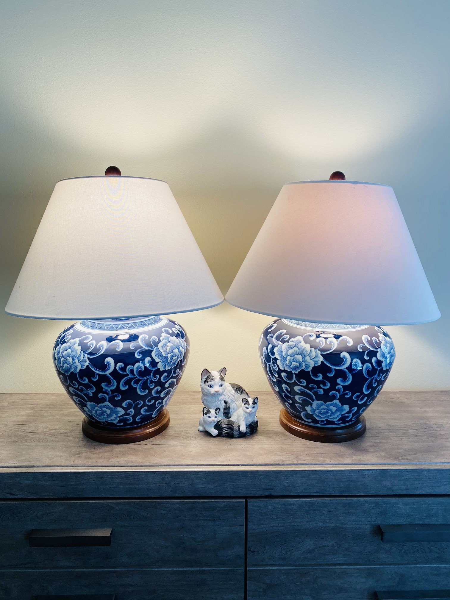 Ralph Lauren Blue White Fl Damask, Lauren Ralph Blue White Porcelain Table Lamp 67x42cm