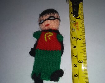 Dc Robin Finger Puppet (Knit)