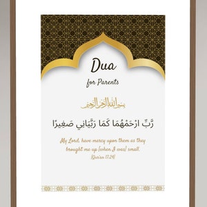 Pode incluir: Uma oração islâmica imprimível para os pais, com texto árabe e um padrão geométrico dourado e preto. O texto diz "Dua for Parents" e inclui o texto árabe da oração, uma tradução e uma referência ao Corão.