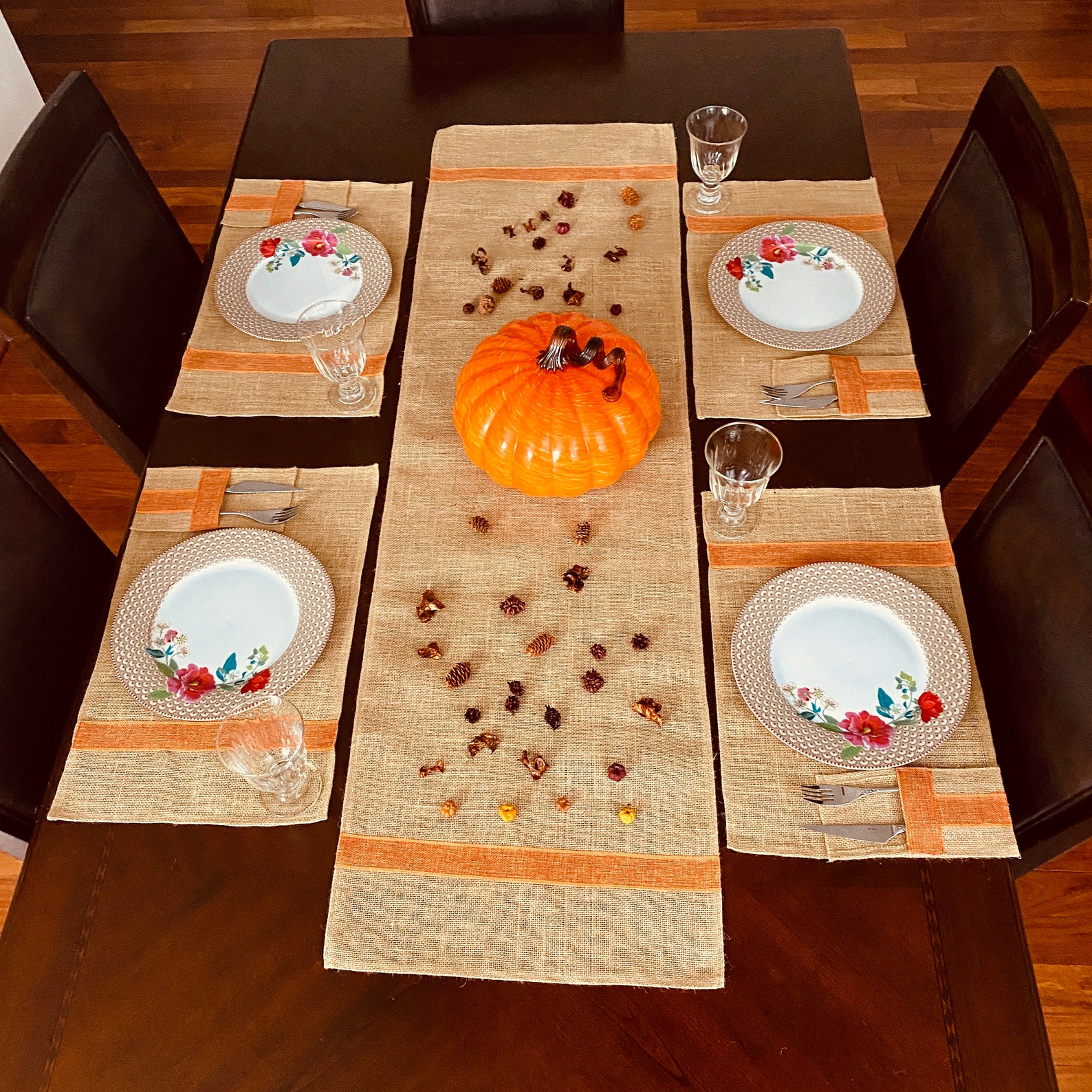 Burlap Table Runner and Placemats Set , 4 Table Mat, 4 Silverware