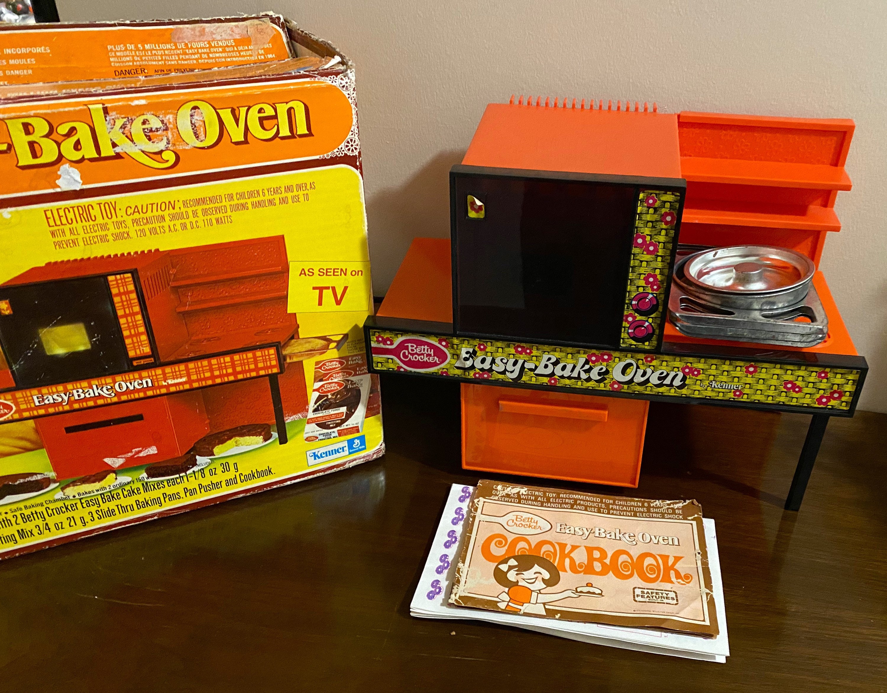 The OG Easy Bake Oven? : r/nostalgia