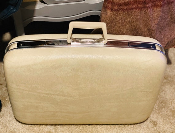 Vintage 70s Jetliner Cream Coloured 