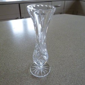 Vintage clear CUT GLASS fluted VASE 18cm/7&quot; tall