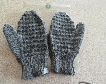 New hand knitted GREY patterned MITTENS Age 5 - 7 years