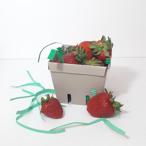 Strawberry basket  SVG, Strawberry basket treat box svg ; gift box SVG , Favour box svg,  party favour box SVG, Strawberry crate svg