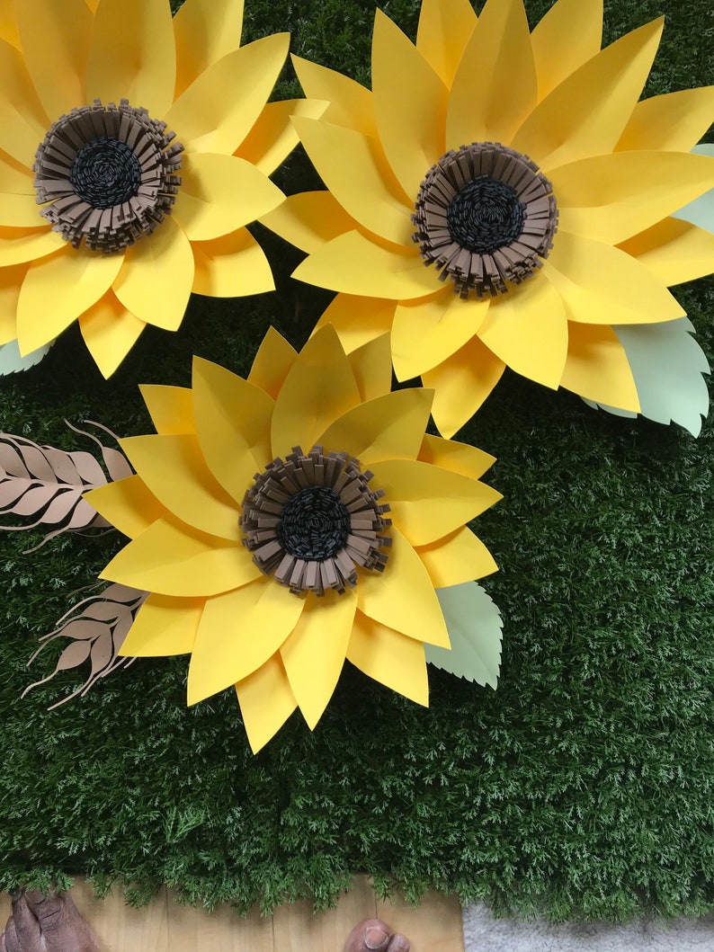 Free Free 105 Giant Sunflower Svg SVG PNG EPS DXF File